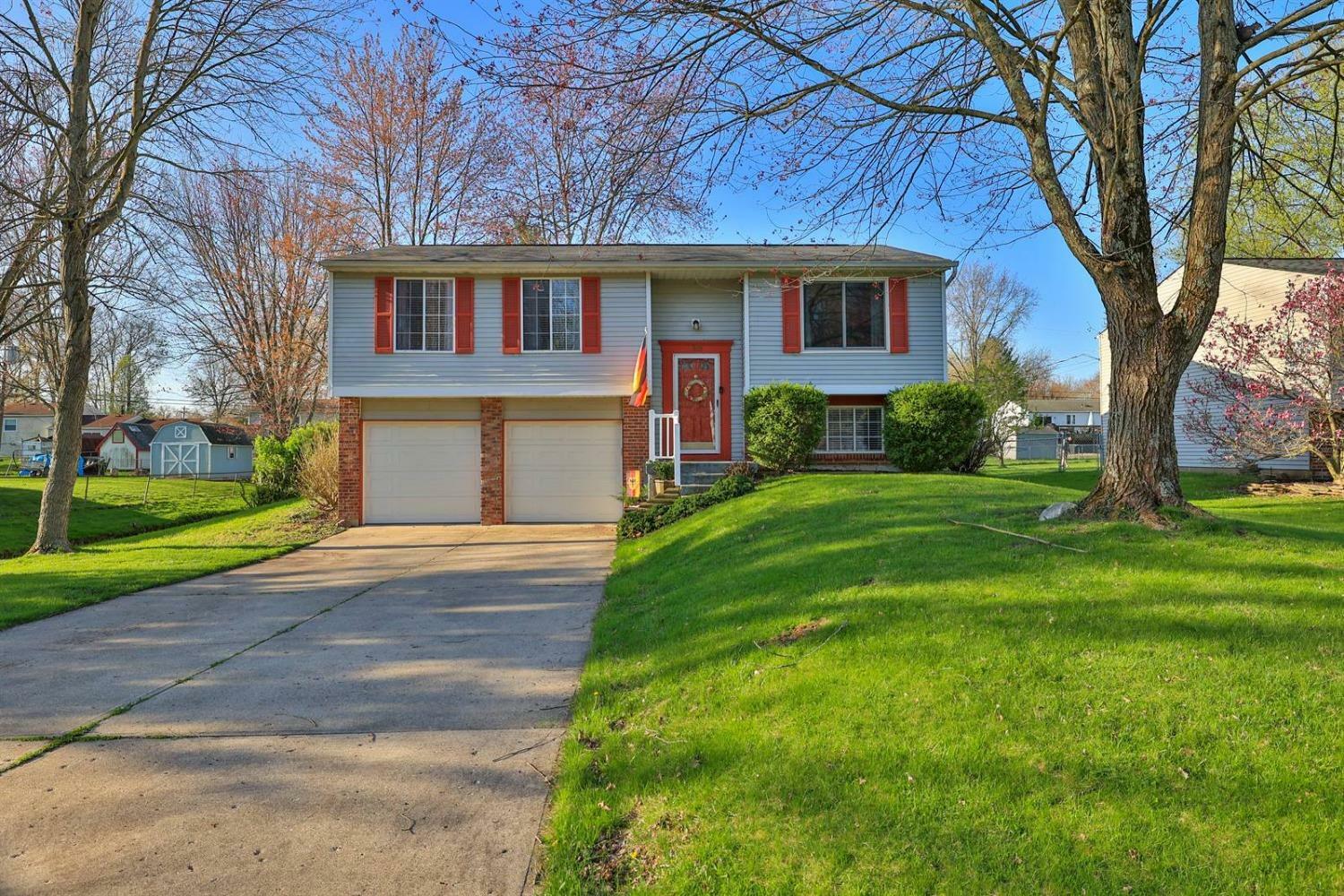 Property Photo: 1369 Cottonwood Dr OH 45150