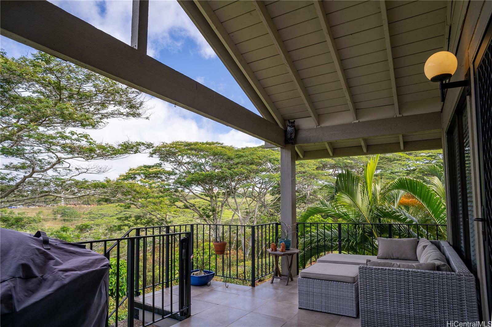 Property Photo:  98-1756 Kaahumanu Street D  HI 96782 