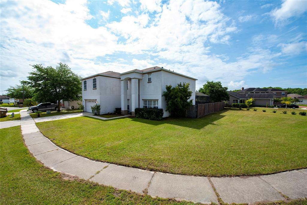 Property Photo:  5573 Willow Bend Trail  FL 34758 