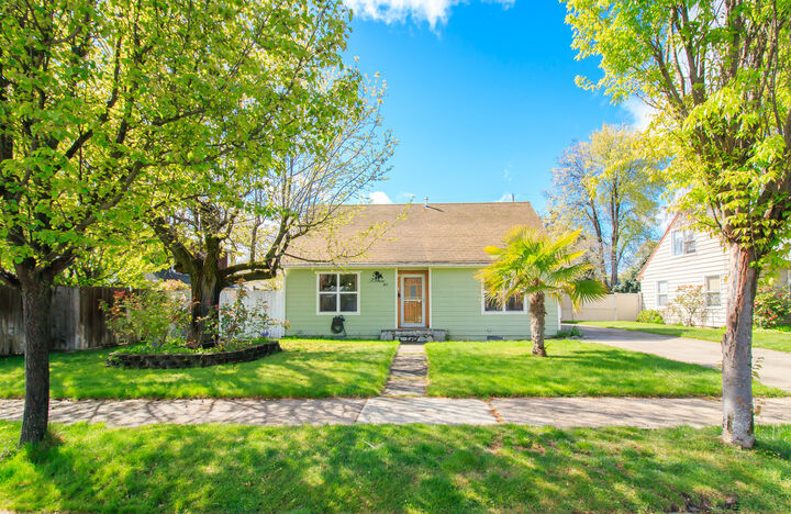 807 Pennsylvania Avenue  Medford OR 97501 photo