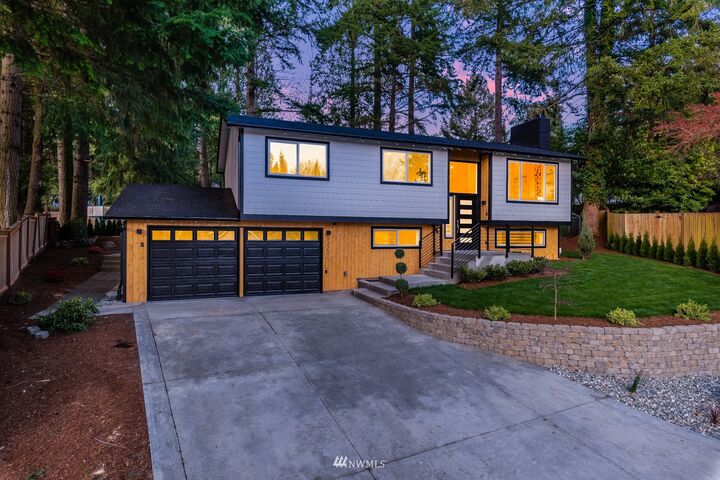 Property Photo: 9320 166th Place NE WA 98052