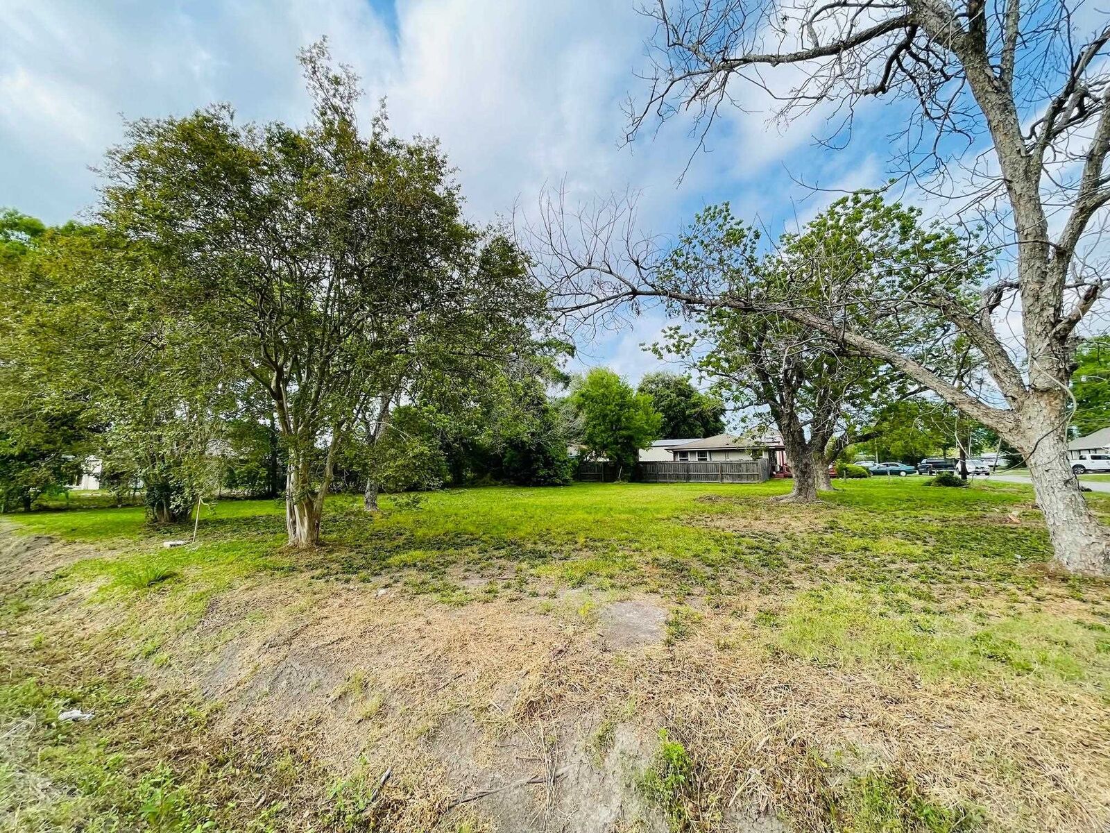 Property Photo:  1302 Bowlin Ave  TX 77651 