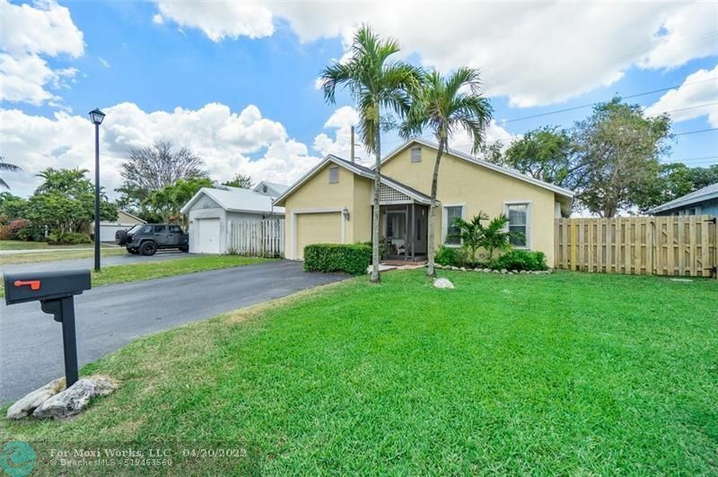 Property Photo:  9910 NW 44th Ct  FL 33351 