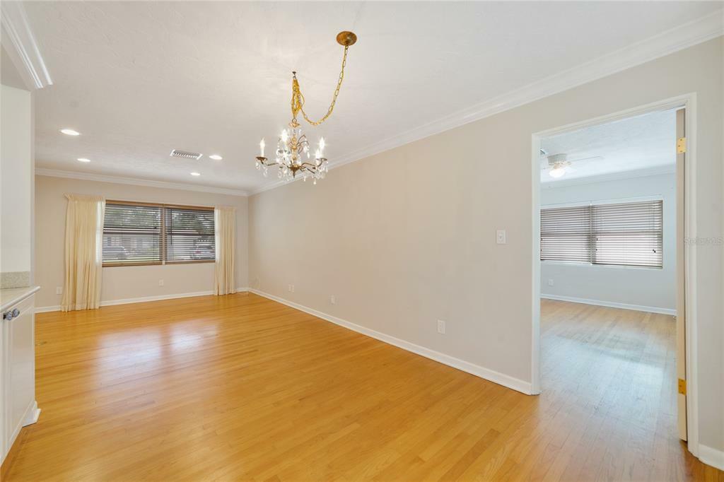 Property Photo: 619 Glenarden Road FL 32792