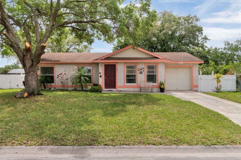 Property Photo:  320 Lariat Lane  FL 34743 