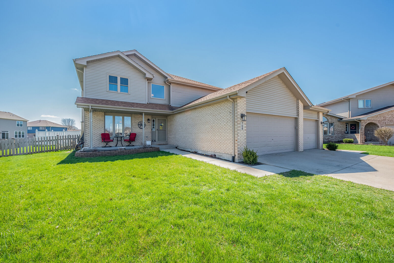 Property Photo: 708 Overlook Court IL 60447