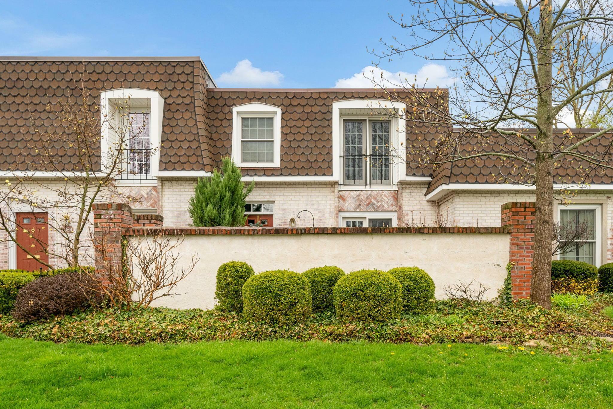 Property Photo: 2862 Chateau Circle OH 43221