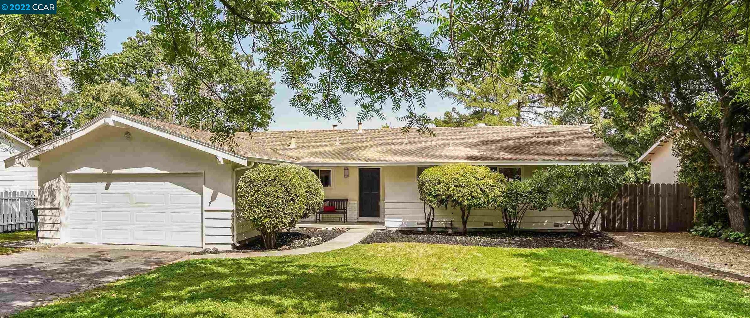 Property Photo: 415 Kahrs Ave CA 94523