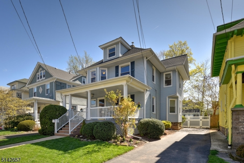 Property Photo:  28 Codington Pl  NJ 08876 