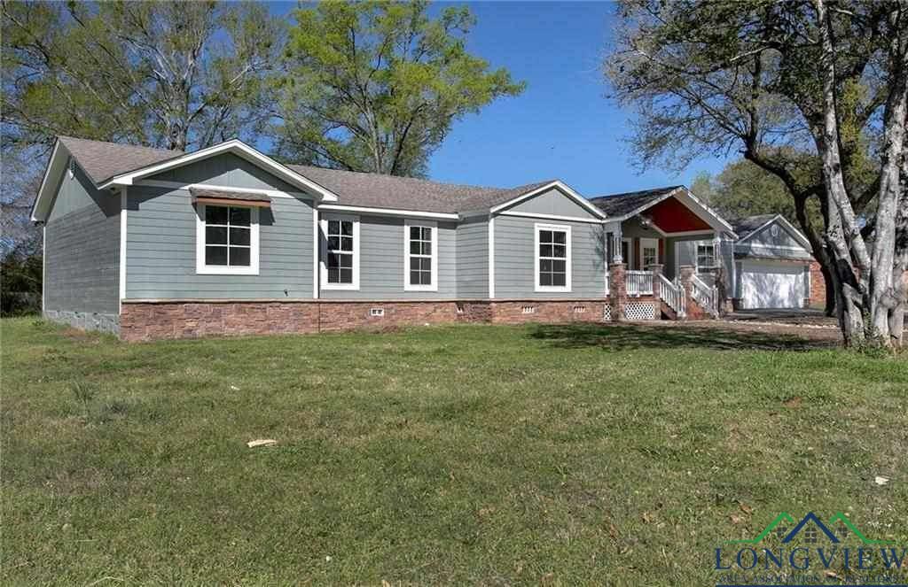 Property Photo:  221 Crescent  TX 75602 