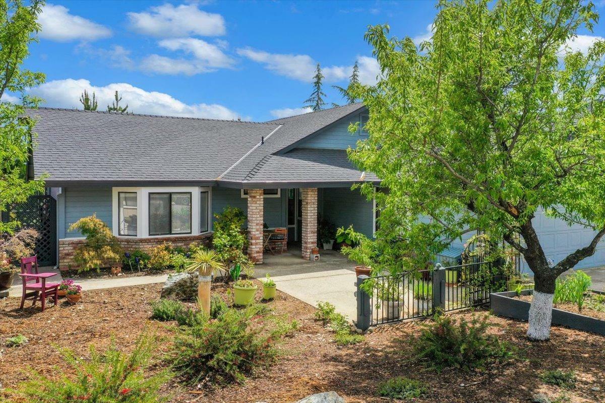 Property Photo: 125 Castlemont Drive CA 95945