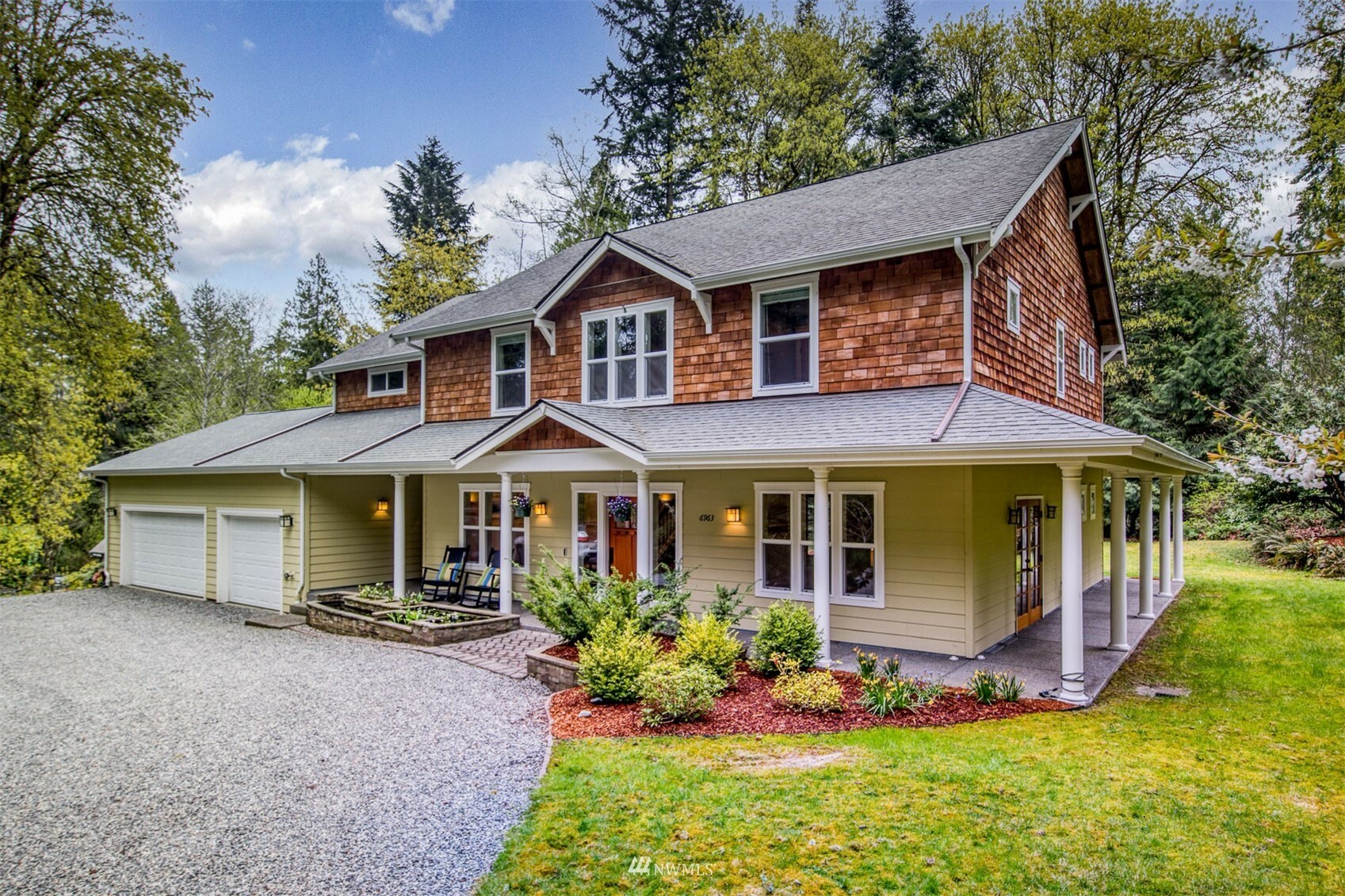 Property Photo: 6963 NE Hidden Cove Road WA 98110