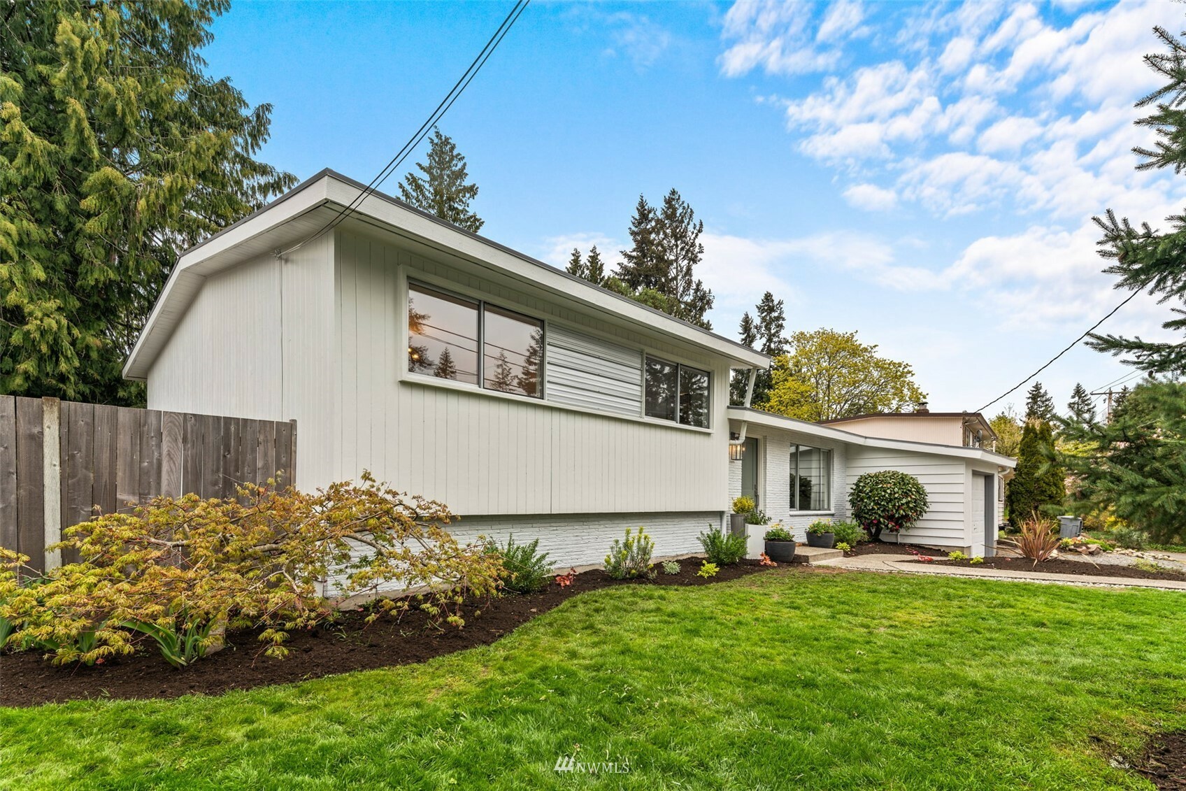 Property Photo:  16050 Lake Hills Boulevard  WA 98008 