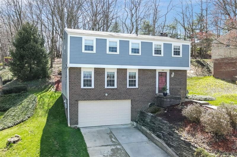 Property Photo:  2820 Wooster Dr  PA 15101 