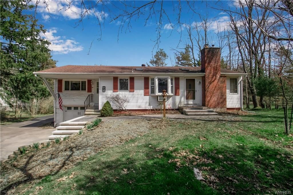 Property Photo: 41 Golfview Drive NY 14052