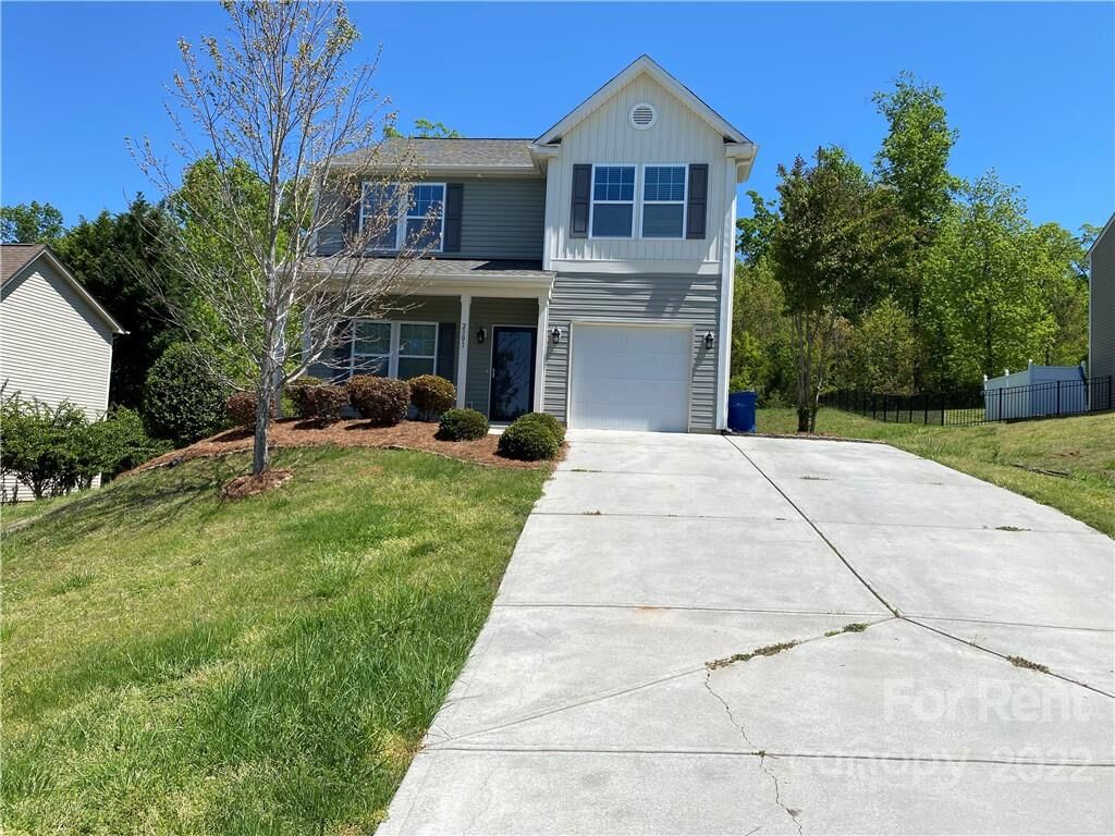 Property Photo:  2301 Stonehaven Drive  NC 28001 