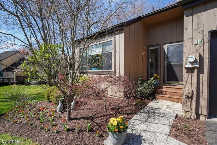 10 Hemlock Ln  Harding Twp. NJ 07960 photo