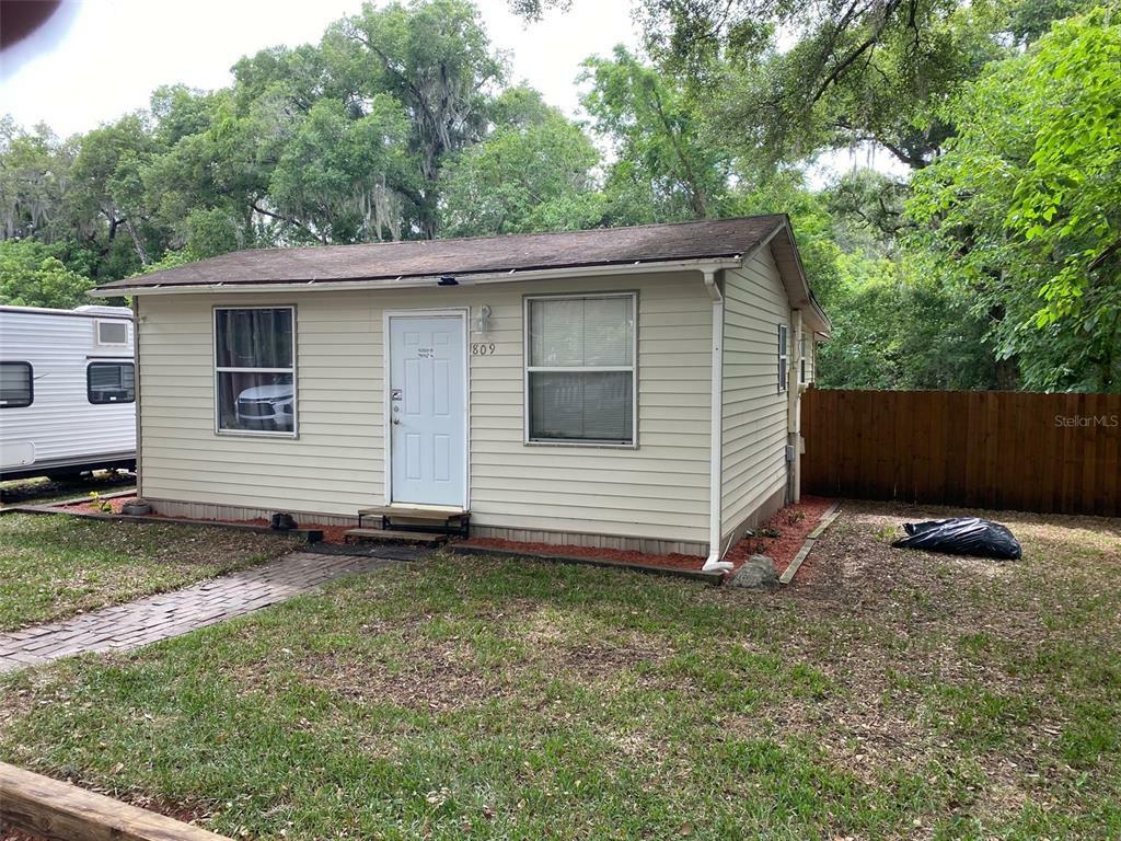 Property Photo:  809 Merridale Avenue  FL 34748 