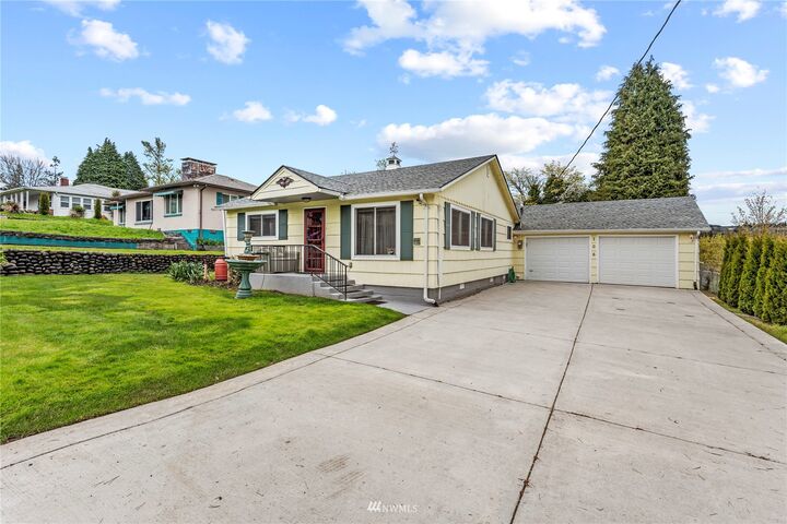 Property Photo: 106 Riverview Drive WA 98632