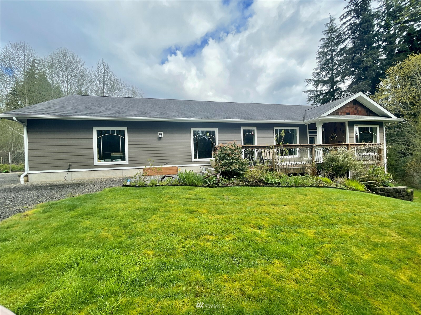 Property Photo:  224 3rd Avenue  WA 98520 