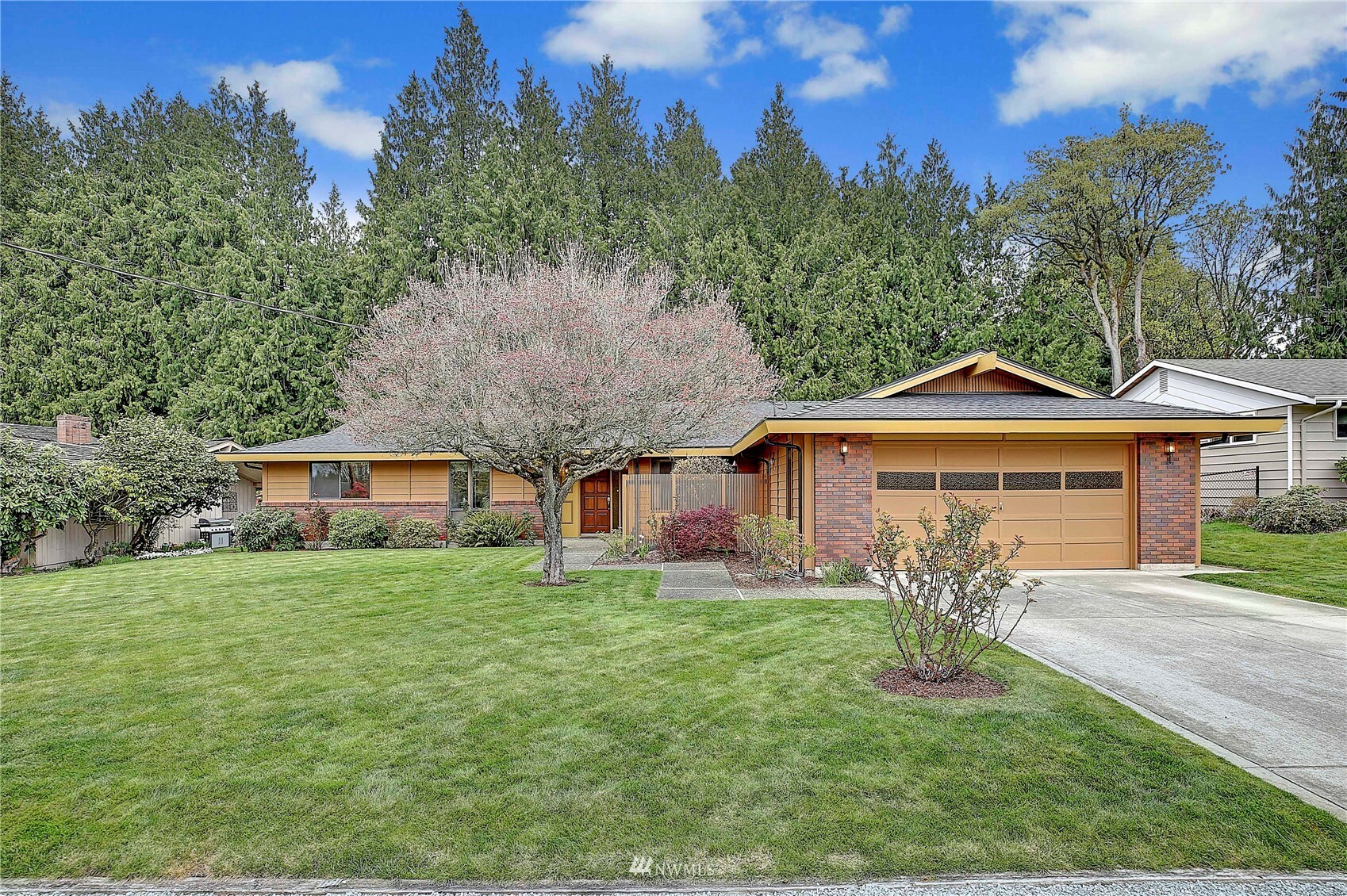 Property Photo:  7415 69th Avenue NE  WA 98270 