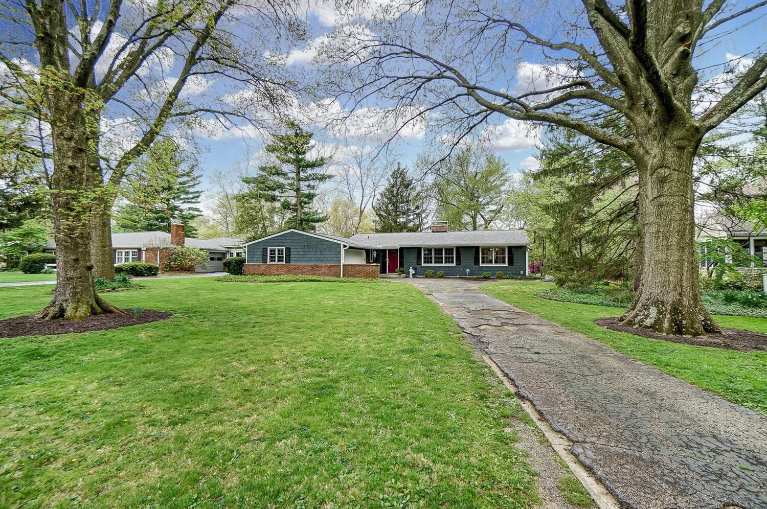 Property Photo: 239 Poage Farm Rd OH 45215
