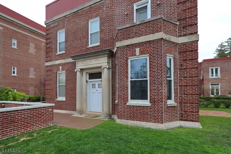 Property Photo:  515 Trinity Place Unit 1cs  NJ 07090 