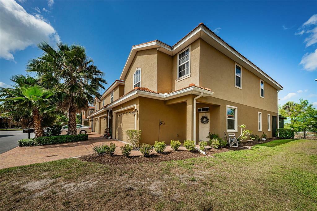 Property Photo:  1306 Ribolla Drive  FL 34683 