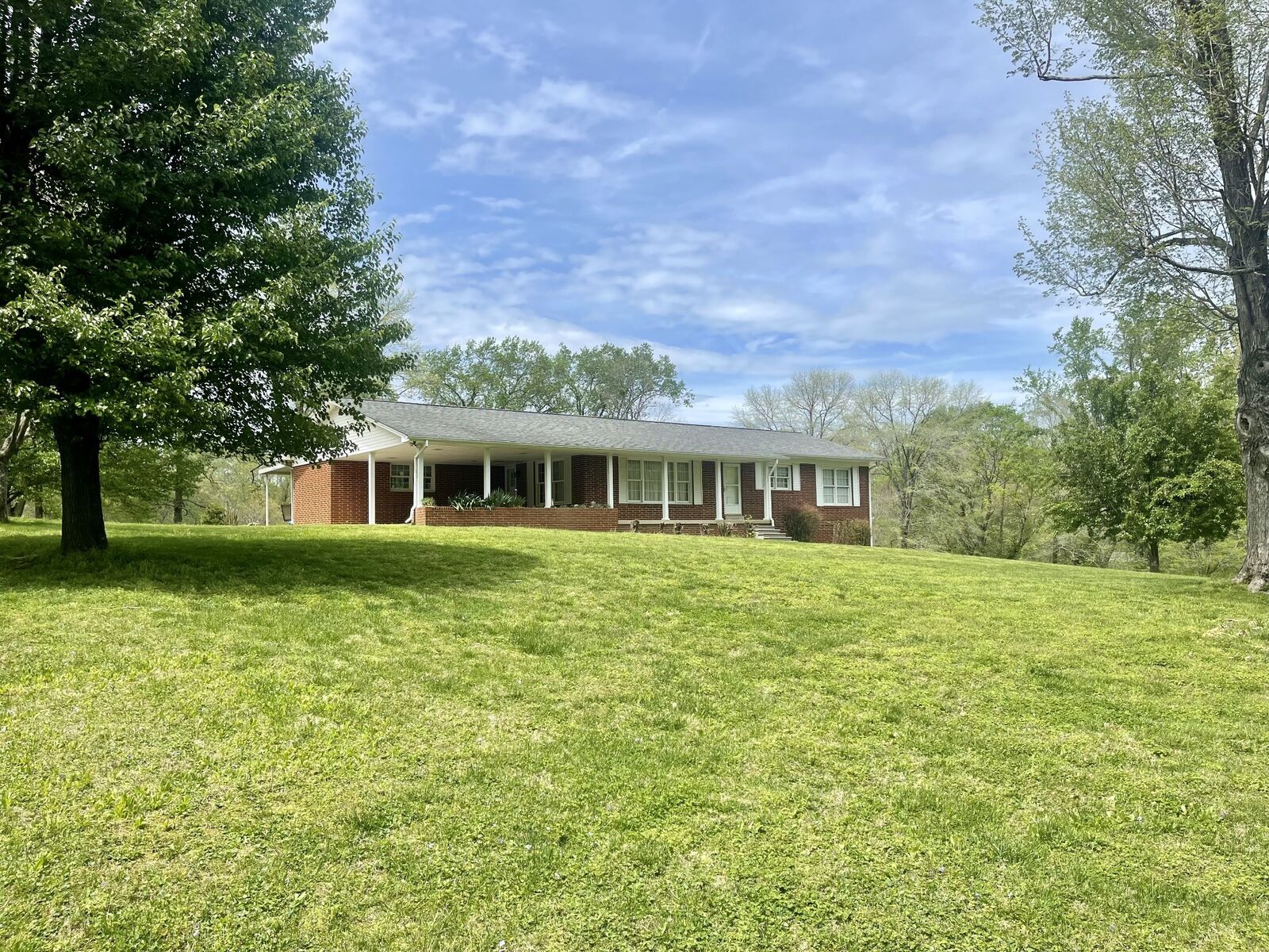 Property Photo:  217 Circle Dr  TN 37058 