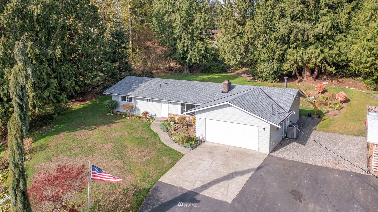 Property Photo:  1310 99th Avenue SE  WA 98258 