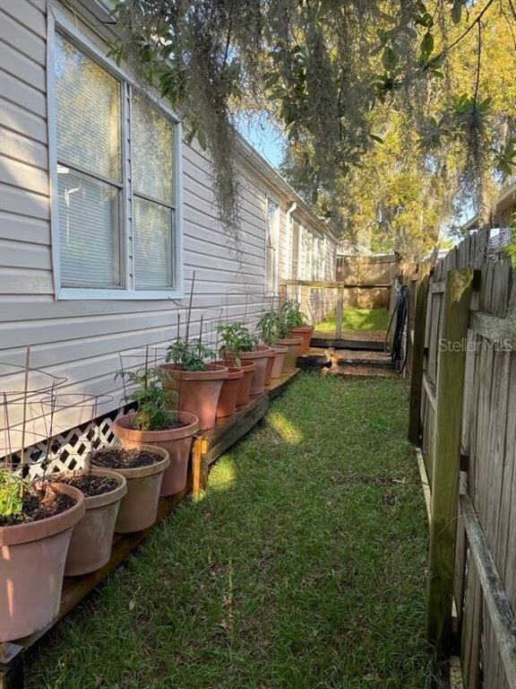 Property Photo:  821 Frances Drive  FL 34689 