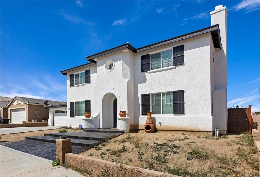 Property Photo:  14962 Sunset Gardens Court  CA 92394 