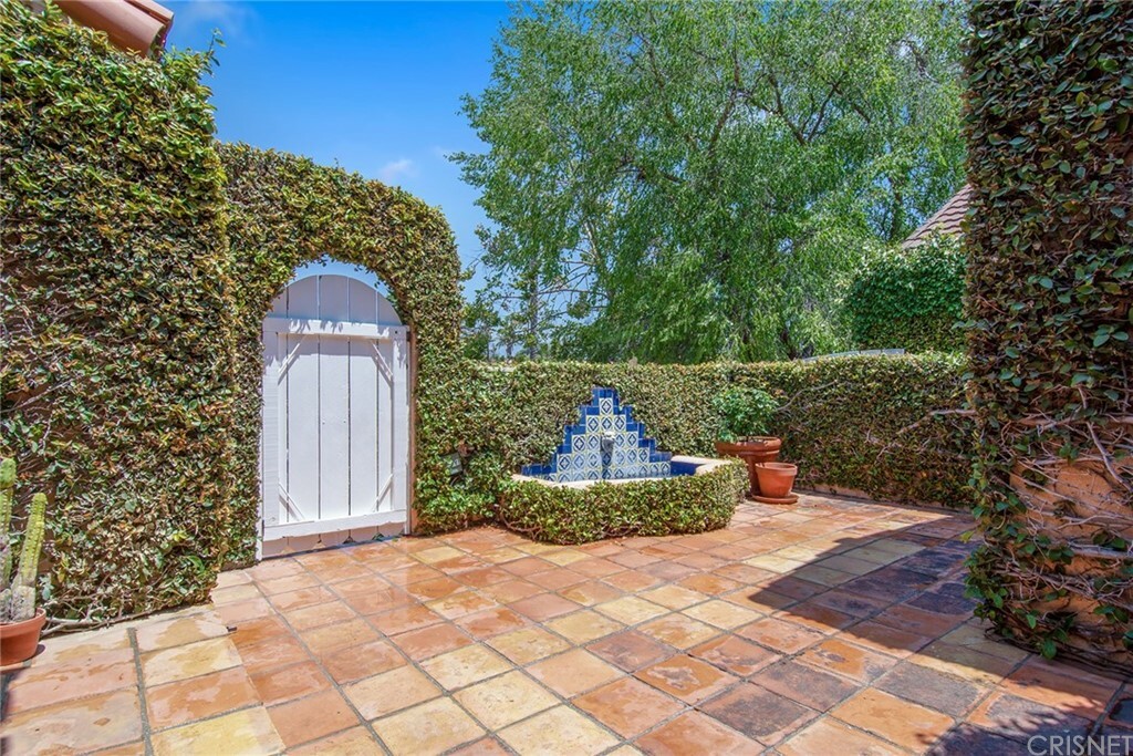 Property Photo:  12138 Laurel Terrace Drive  CA 91604 