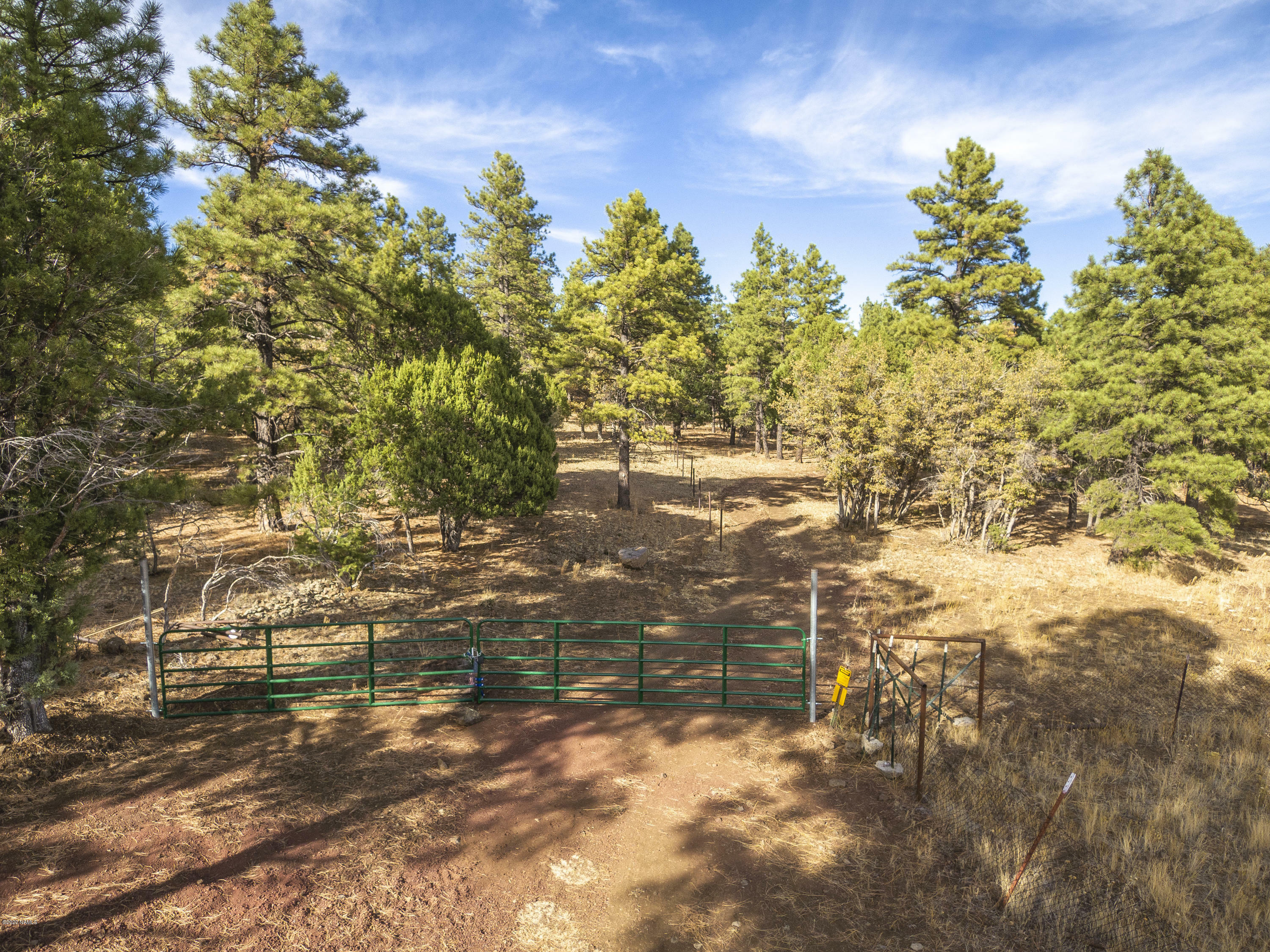 Property Photo:  623 N Double A Ranch Road  AZ 86046 