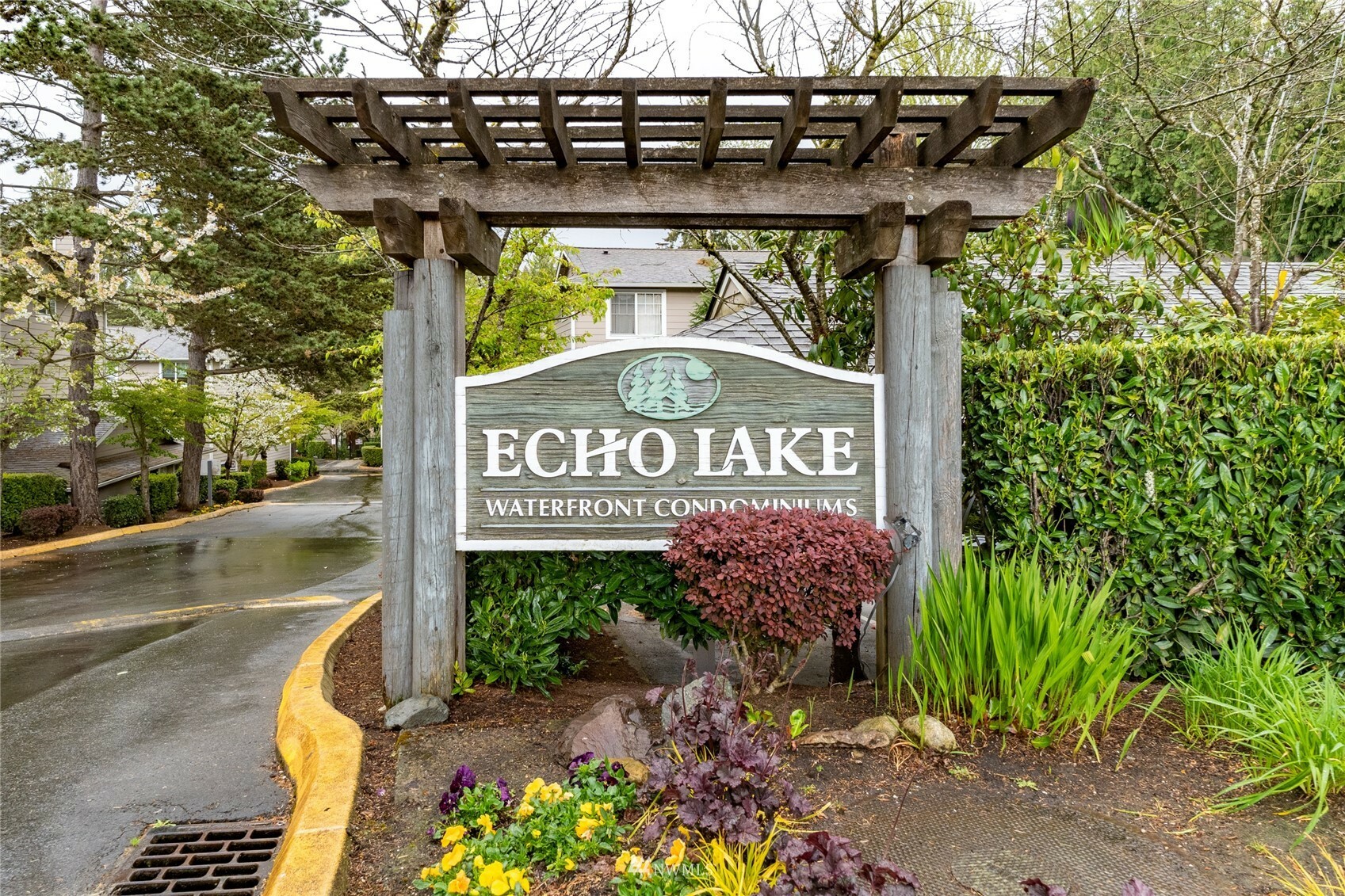 Property Photo:  1150 N 198th Street H-101  WA 98133 