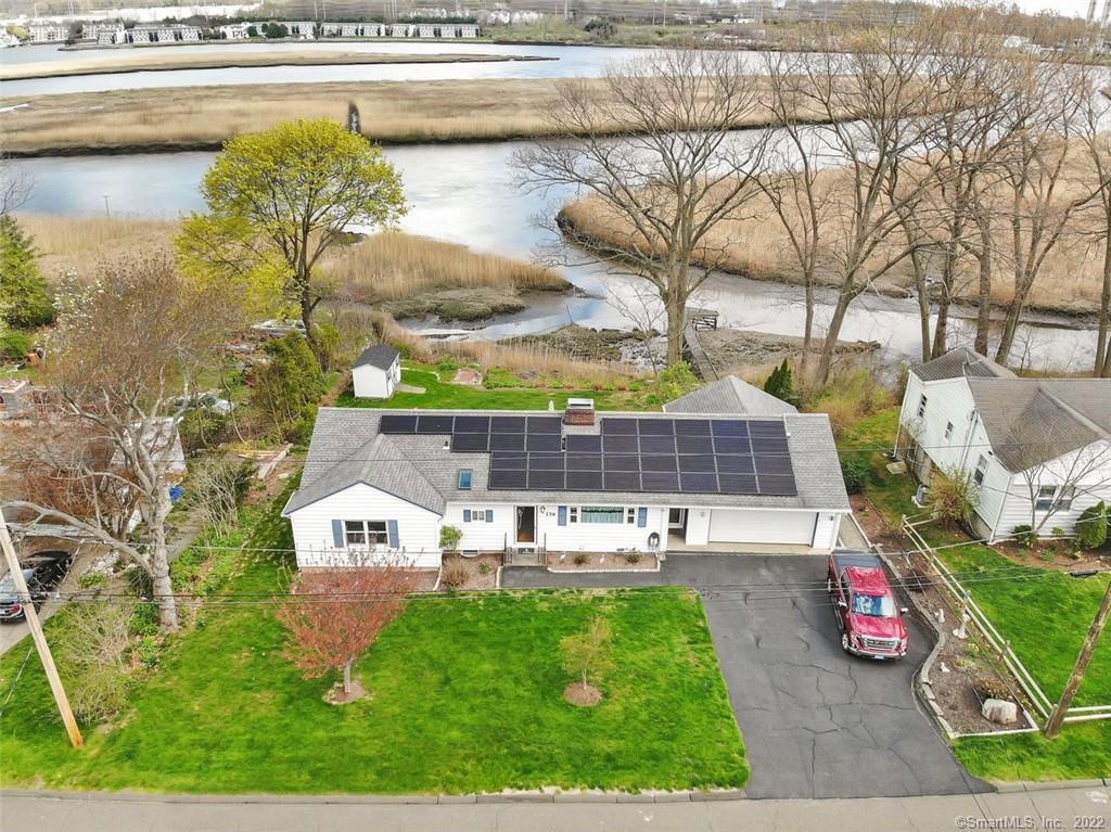Property Photo: 256 Bridgeview Place CT 06614