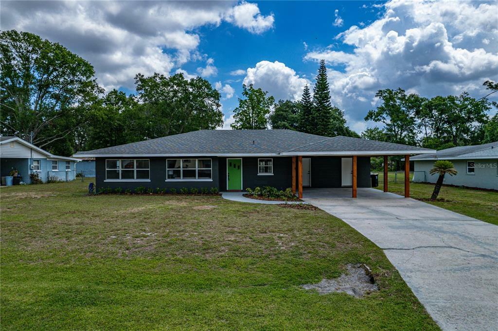 Property Photo:  5817 Lake Breeze Avenue  FL 33809 