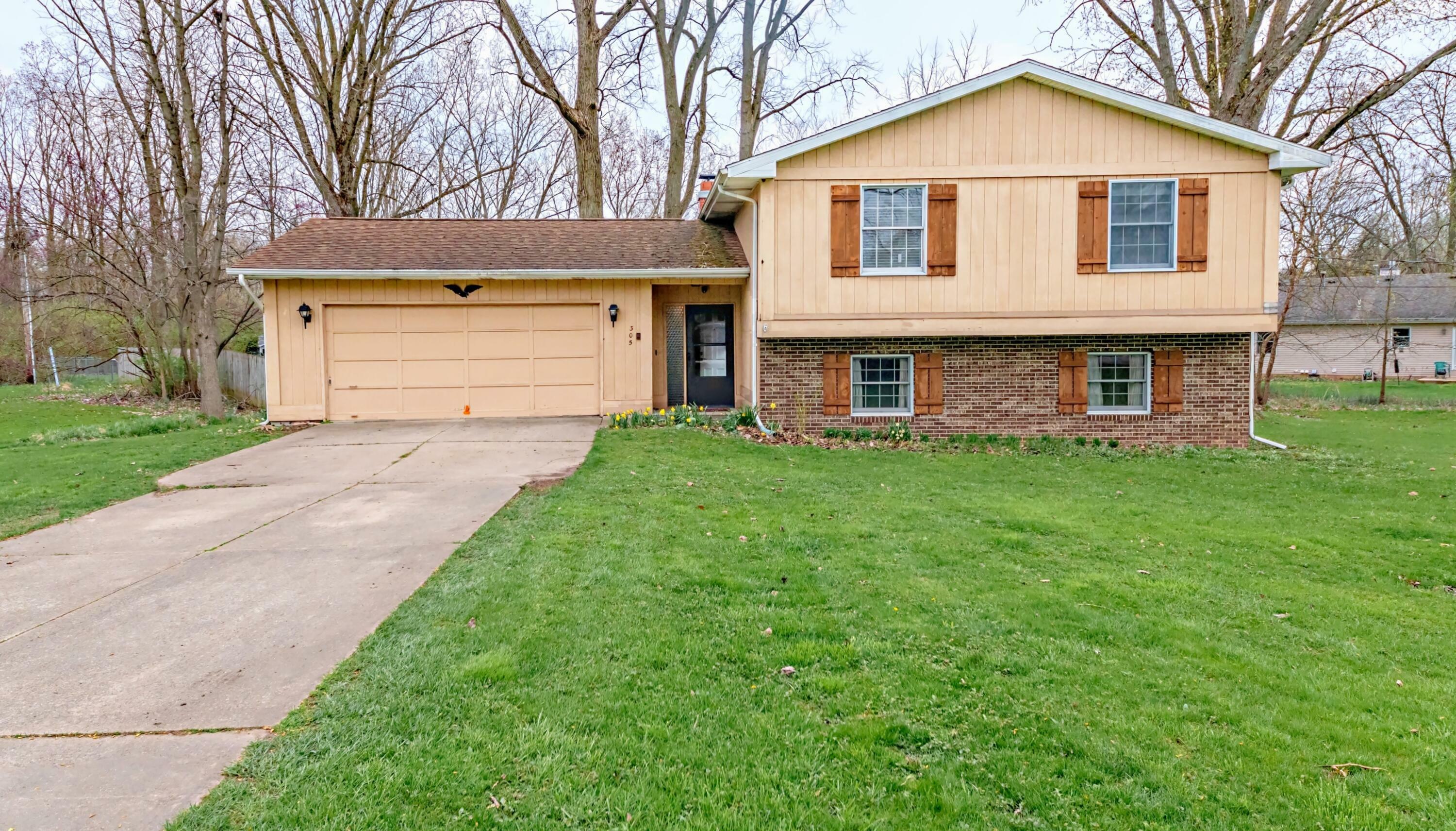 Property Photo:  305 Christiana Drive  MI 49120 