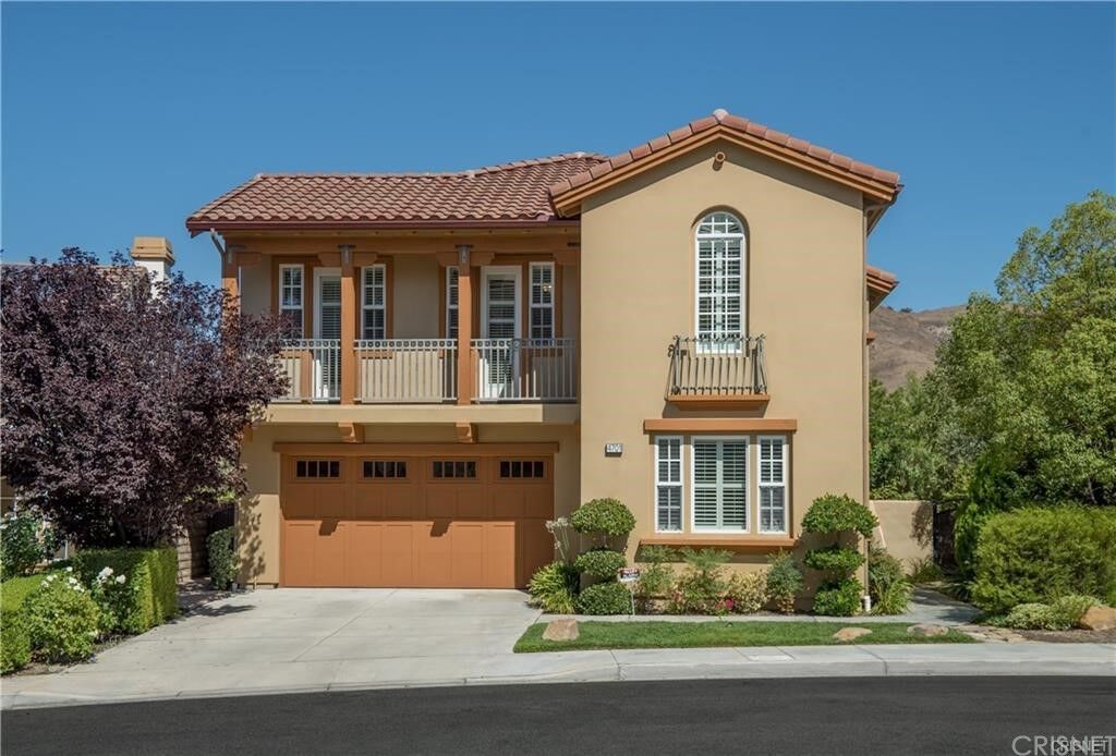 Property Photo:  4701 Luna Court  CA 91302 