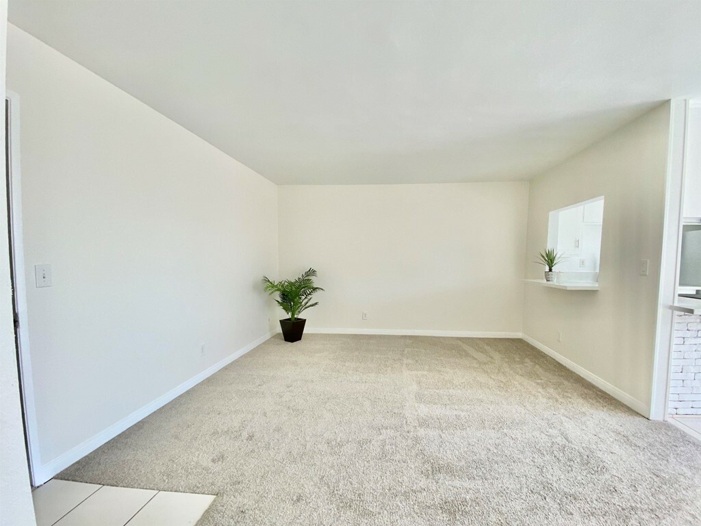 Property Photo:  285 Moss Street 15  CA 91911 