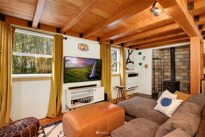 Property Photo: 11851 14th Avenue S WA 98168