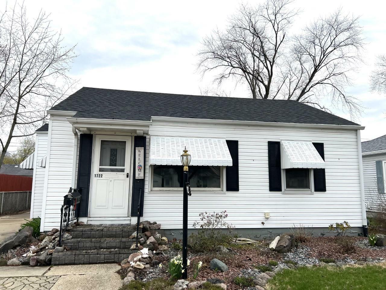 Property Photo: 1722 Calumet Ave WI 53511