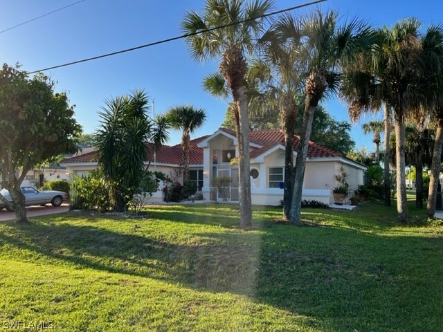 Property Photo: 1905 Golfside Village Drive FL 33936