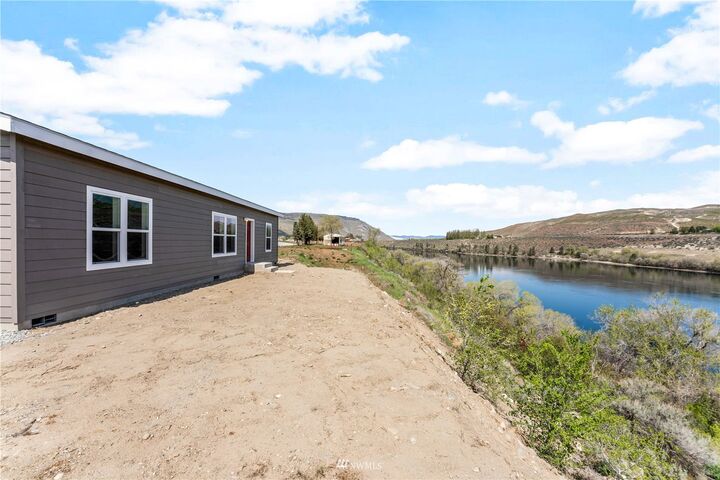 2123 Columbia Boulevard  Bridgeport WA 98813 photo