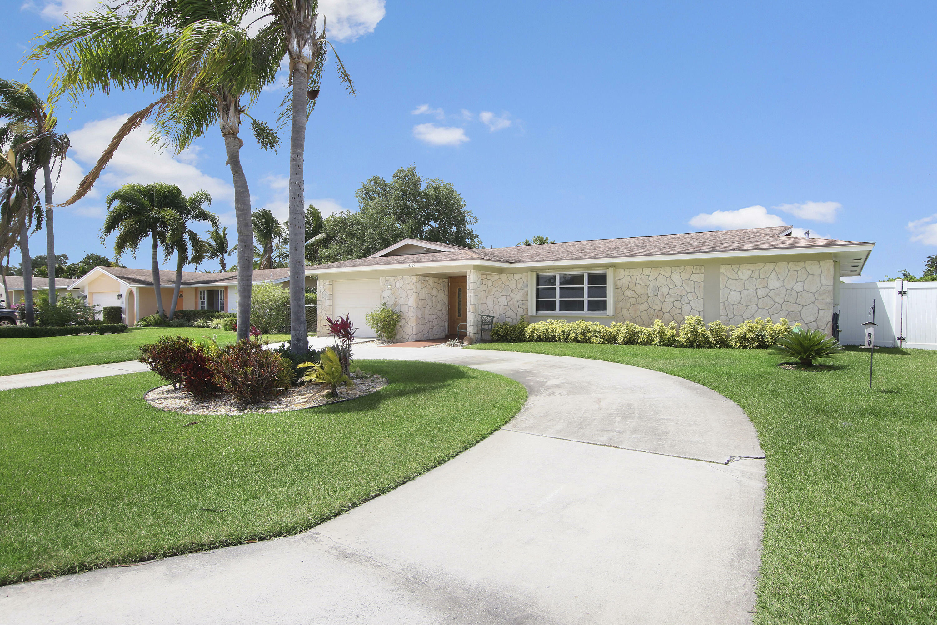 4389 Fuschia Circle N  Palm Beach Gardens FL 33410 photo