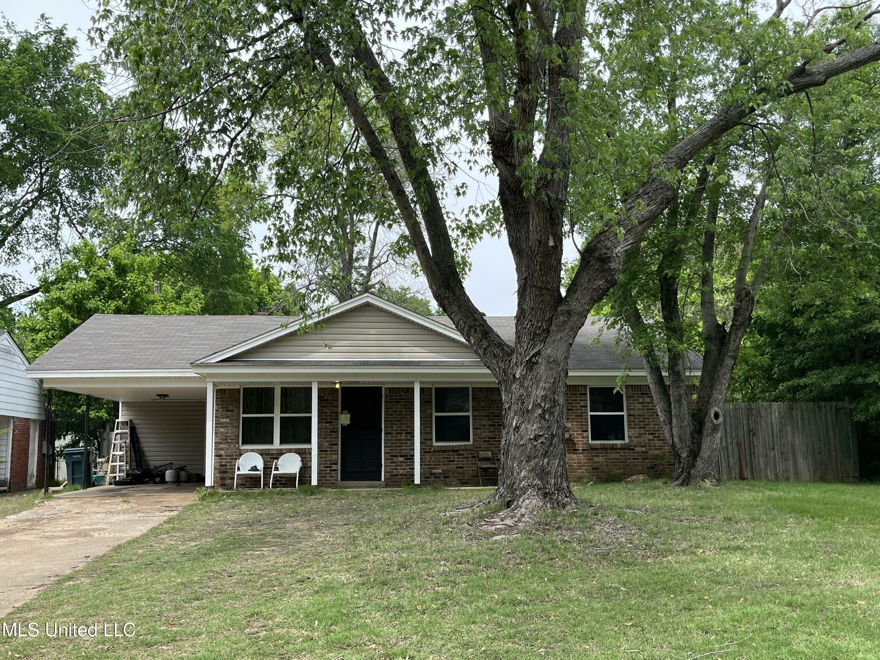 Property Photo:  2214 Cedarwood Cove  MS 38671 