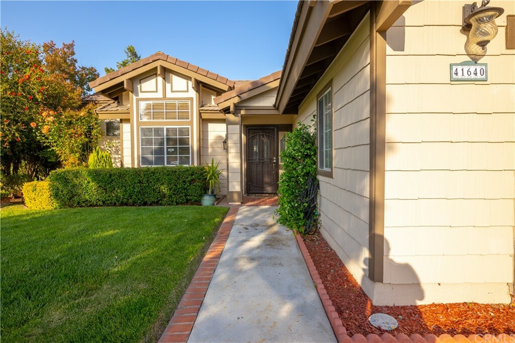 Property Photo:  41640 Avenida De La Reina  CA 92592 