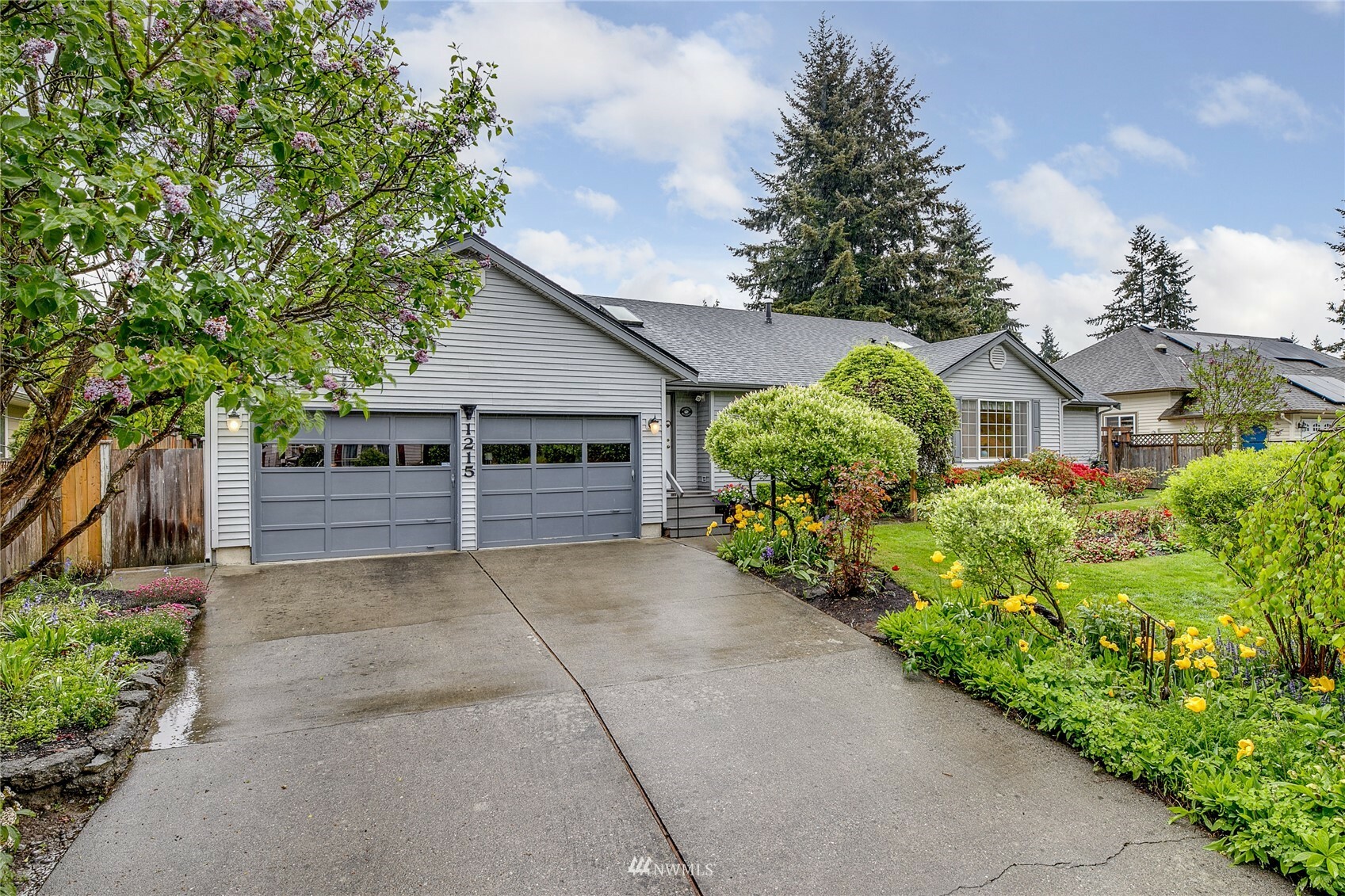 Property Photo:  1215 Smithson Place  WA 98290 