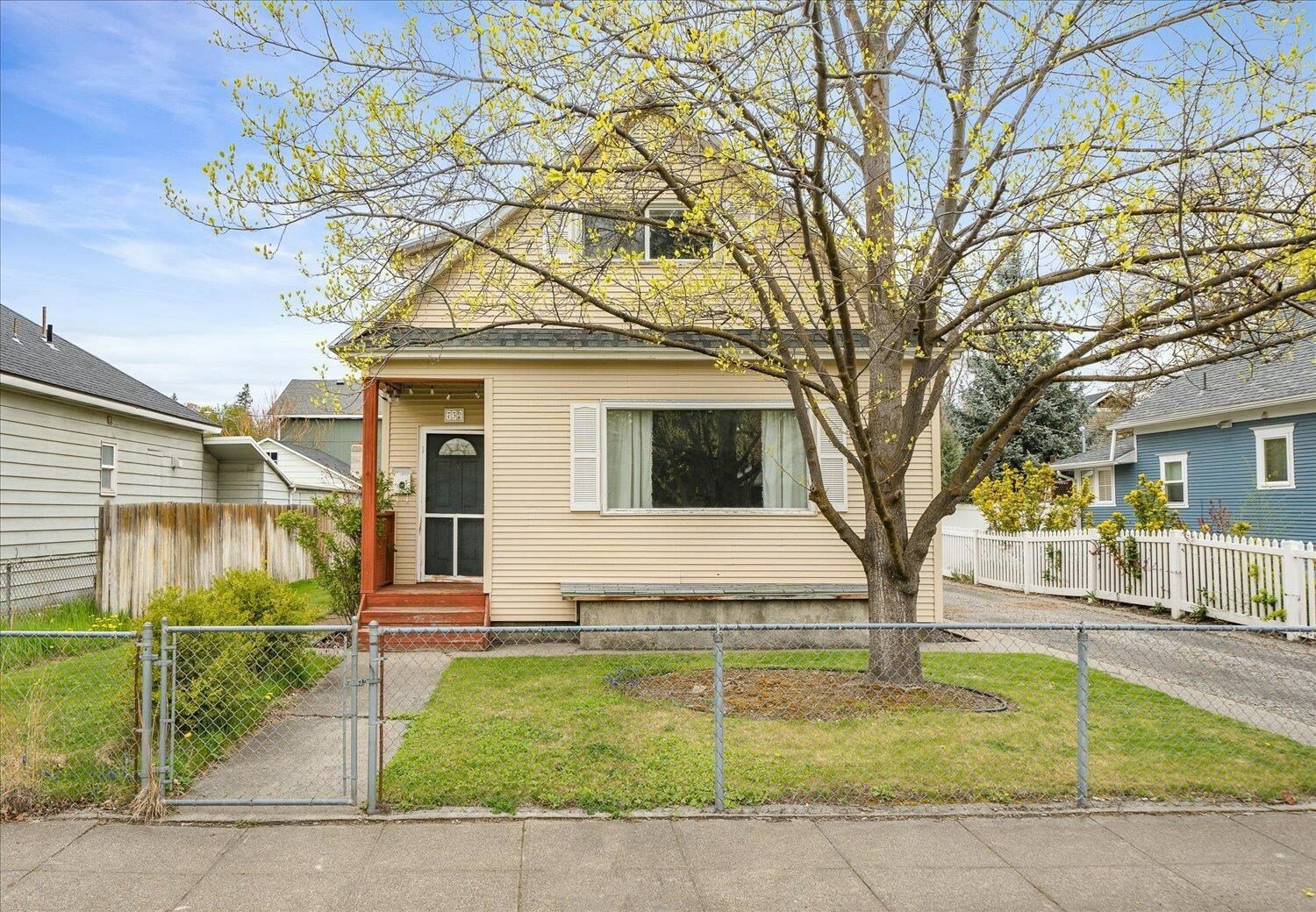 Property Photo:  732 W Euclid Ave  WA 99205-4934 