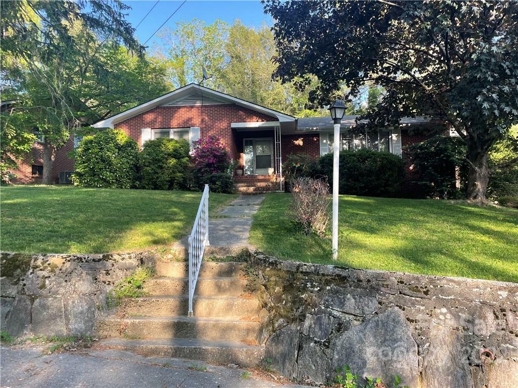 Property Photo: 312 Crescent Avenue NC 28792